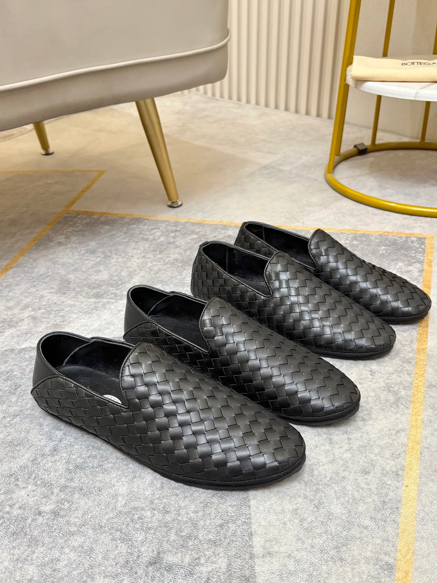 P420. BV men's casual shoes, handsome and versatile low-top shoes, woven cowhide upper, pigskin lining for the feet, 🌺🌺perfect shoe last, 🌲🌲 fashionable and handsome, comfortable on the feet, 🚗🚗wear-resistant and non-slip rubber outsole. Code number: 38-44. 45 is custom-made and cannot be returned or exchanged